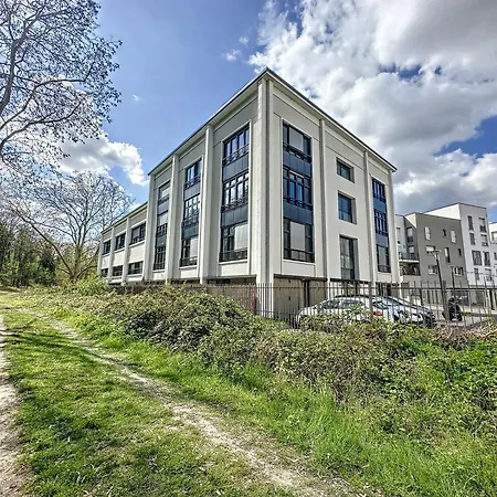 Appartement Au Calme Avec Vue Sur Parc, Proche De Paris Stains Exterior photo